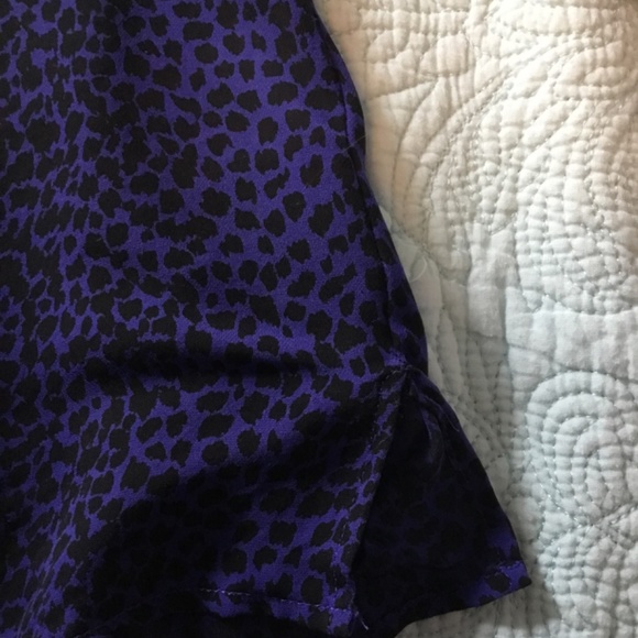 Joie 100% Silk Cheetah Print Top Cobalt Blue M/L - Picture 9 of 9